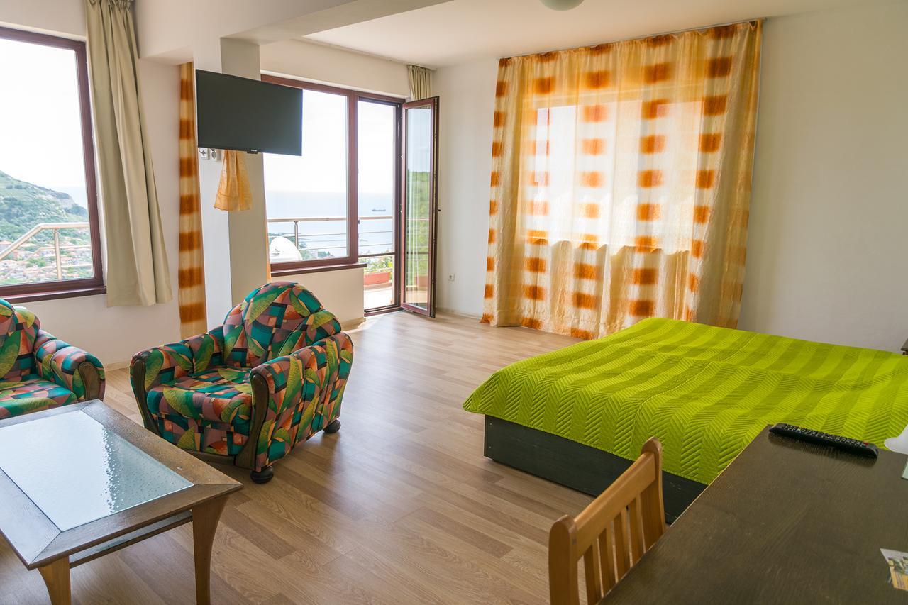 بالشيك Guest Rooms Sea View المظهر الخارجي الصورة